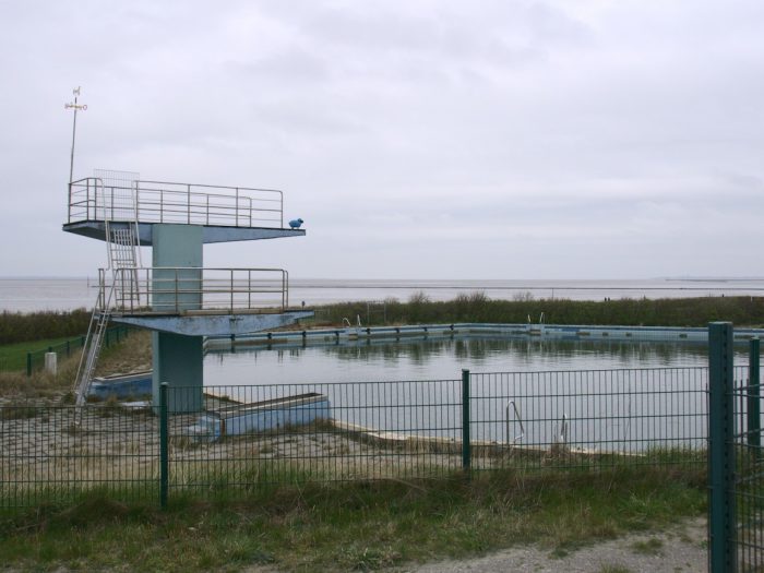 Verlassenes Strandschwimmbad bei Norddeich