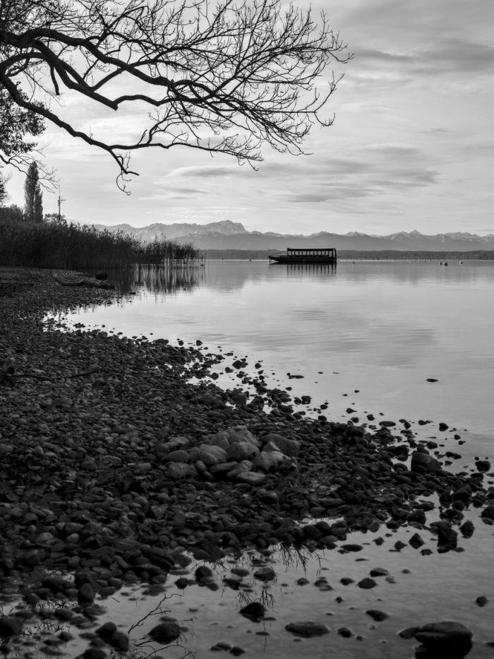 Ausflugsboot am Winterankerplatz