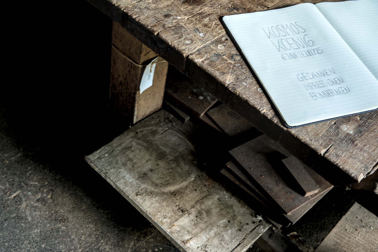 Gästebuch am Empfang in der Kugelhalle am Ganslberg