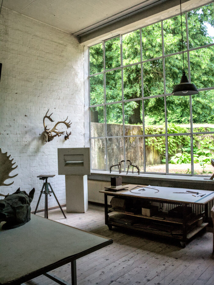 Atelier von Fritz Koenig, Blick zum Fenster.